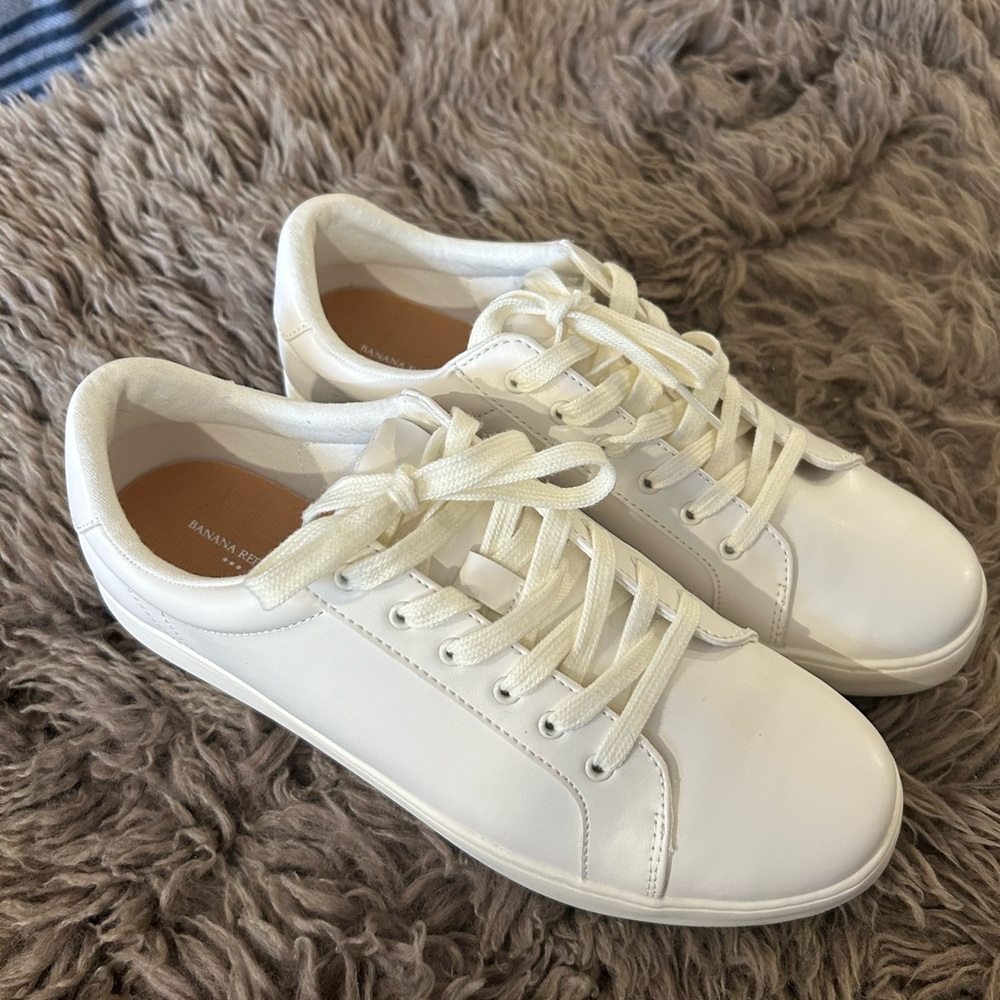 Banana Republic Women’s Sneakers Size 10 New